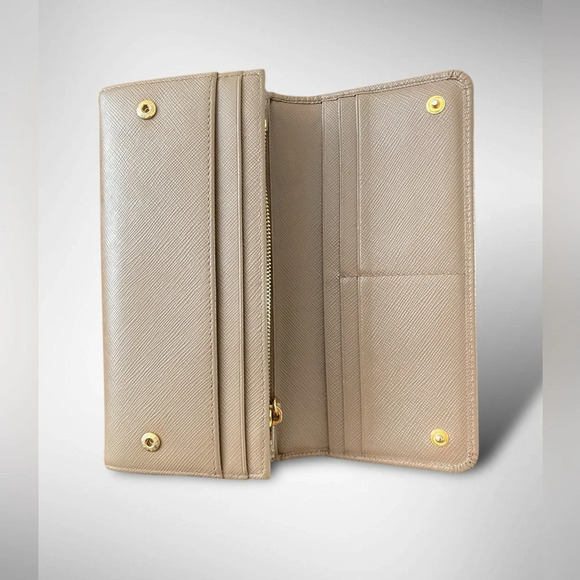 Prada Bifold Beige Safiano Leather Wallet with COA and Box - Picture 7 of 16